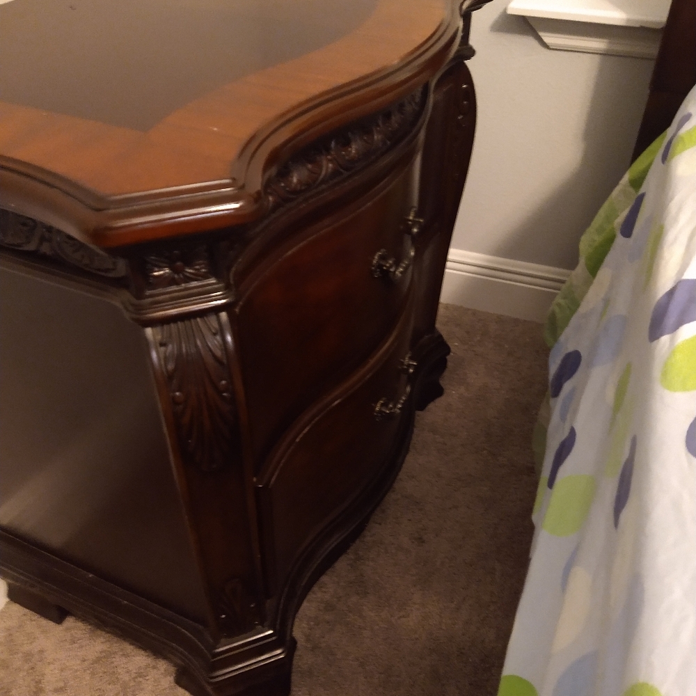 Bedroom sets - Picture 7 of 9